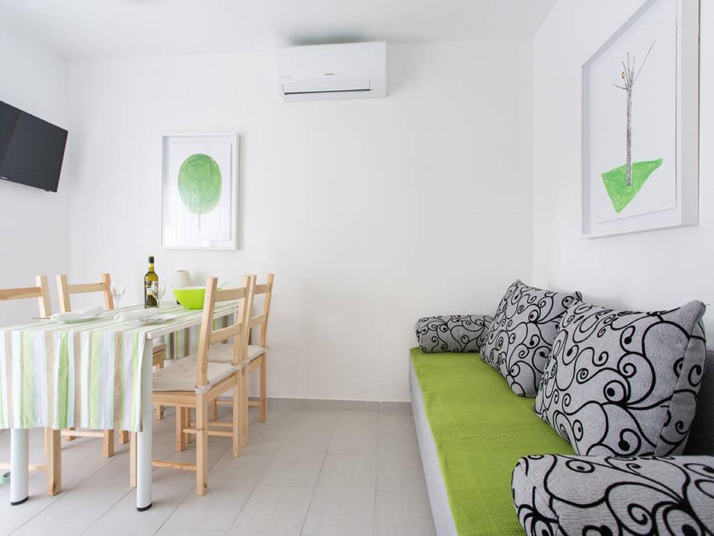 Guest House Mazuth Banjol Exterior photo